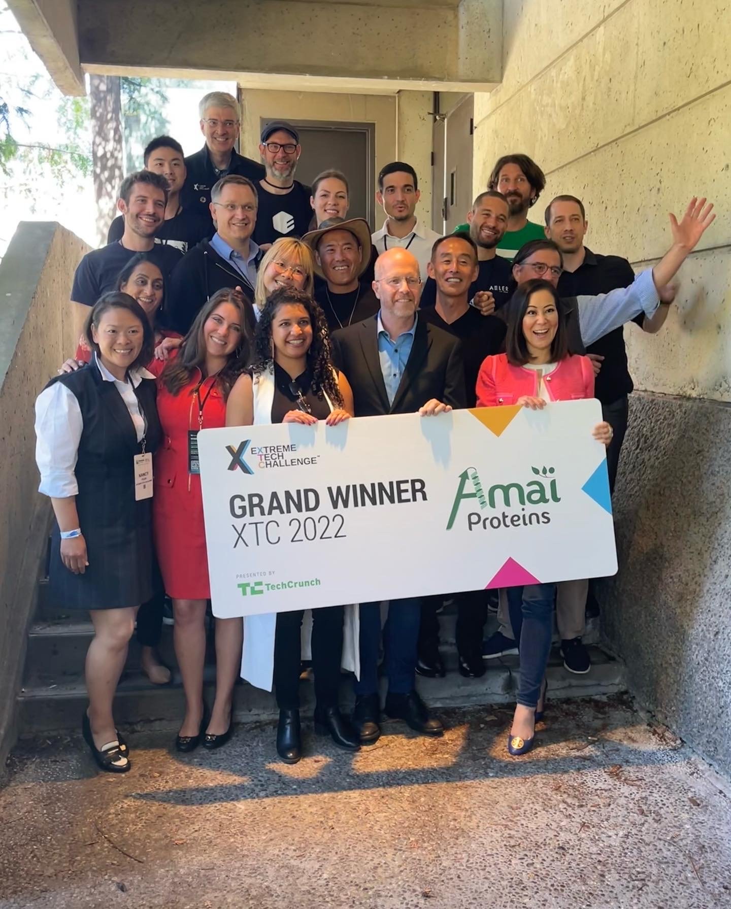 צוות אמאי בזכייה בתחרות