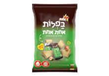  תמונה בפלות אחת אחת - ופלים עם קרם בטעם תות-וניל